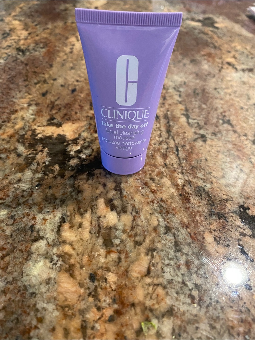 Clinique Take The Day Off Facial Cleansing Mousse - Lavender Purple